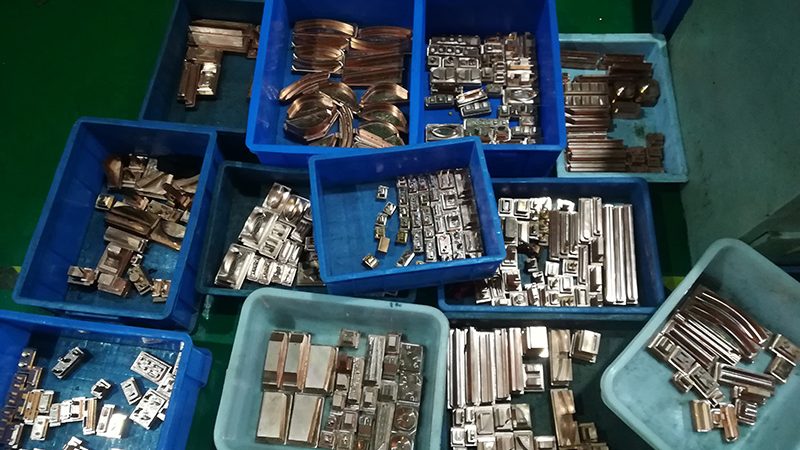 高精密塑胶模具：报价背后的关键参数解析**